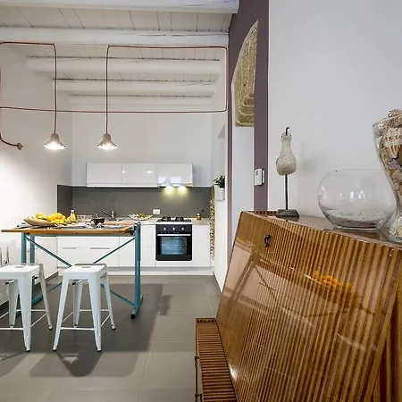 アパート Cassari Upartments