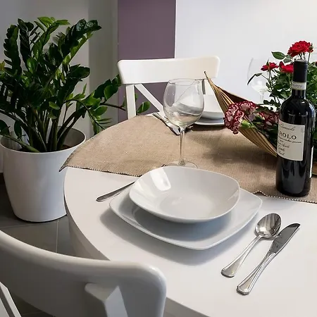 アパート Cassari Upartments *