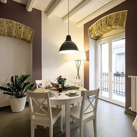 Cassari Upartments アパート *