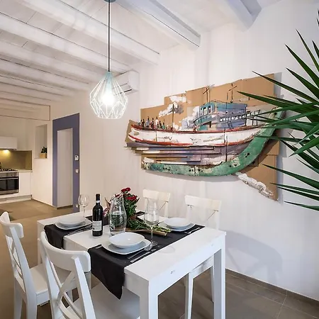 アパート Cassari Upartments *